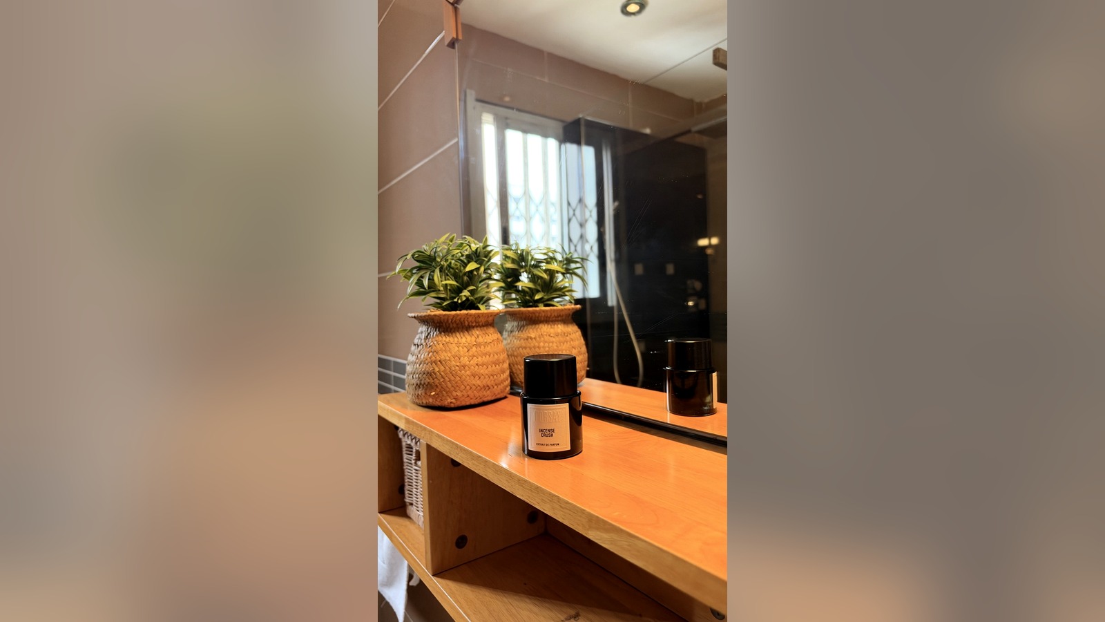 Parfum de niche D’Orsay présenté en photographie paysage