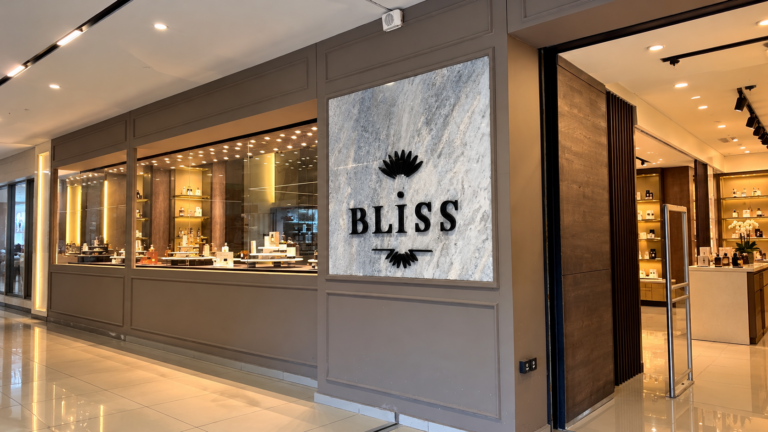 Façade de Bliss Parfumerie en format paysage